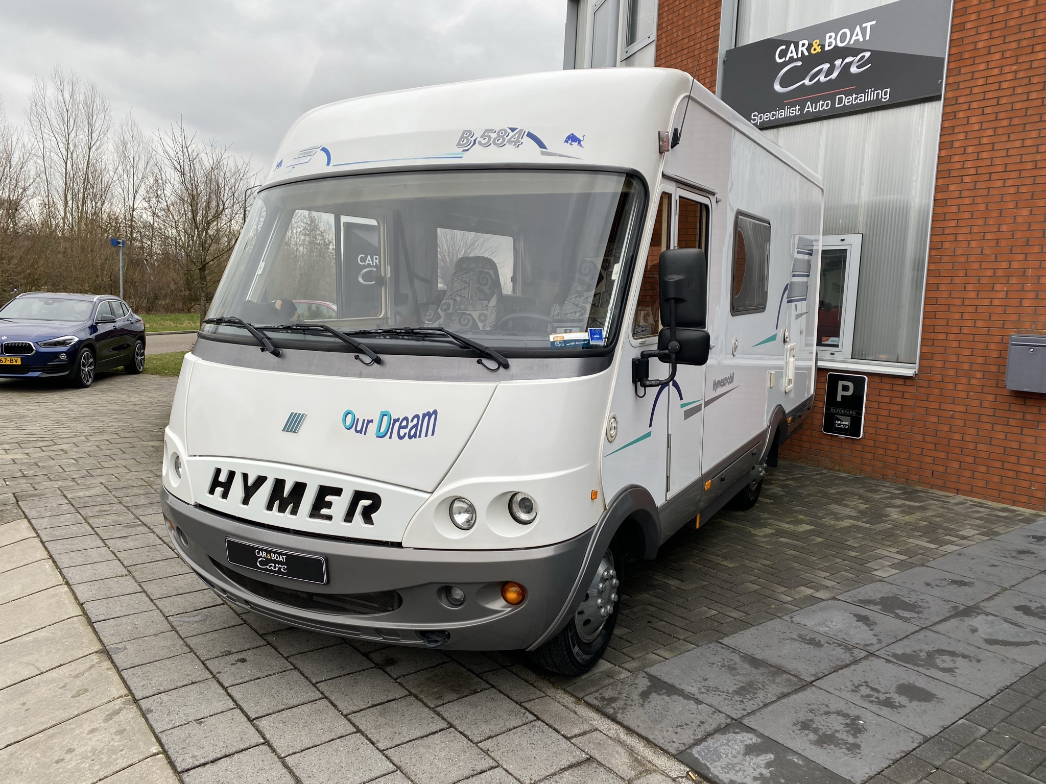 Camper Hymer Glascoating Silver detailing