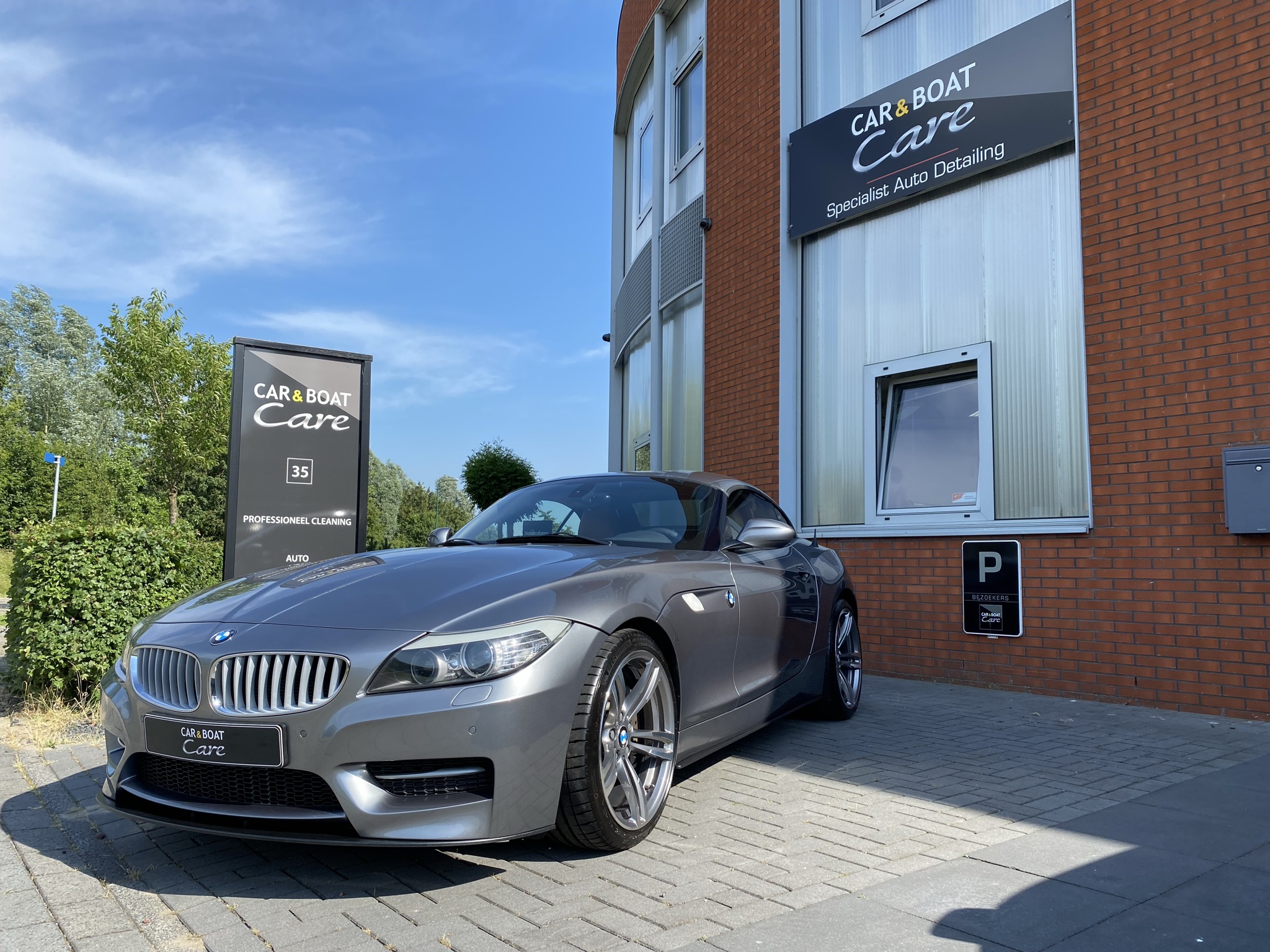 BMW Z4 Glascoating Silver Car Detailing