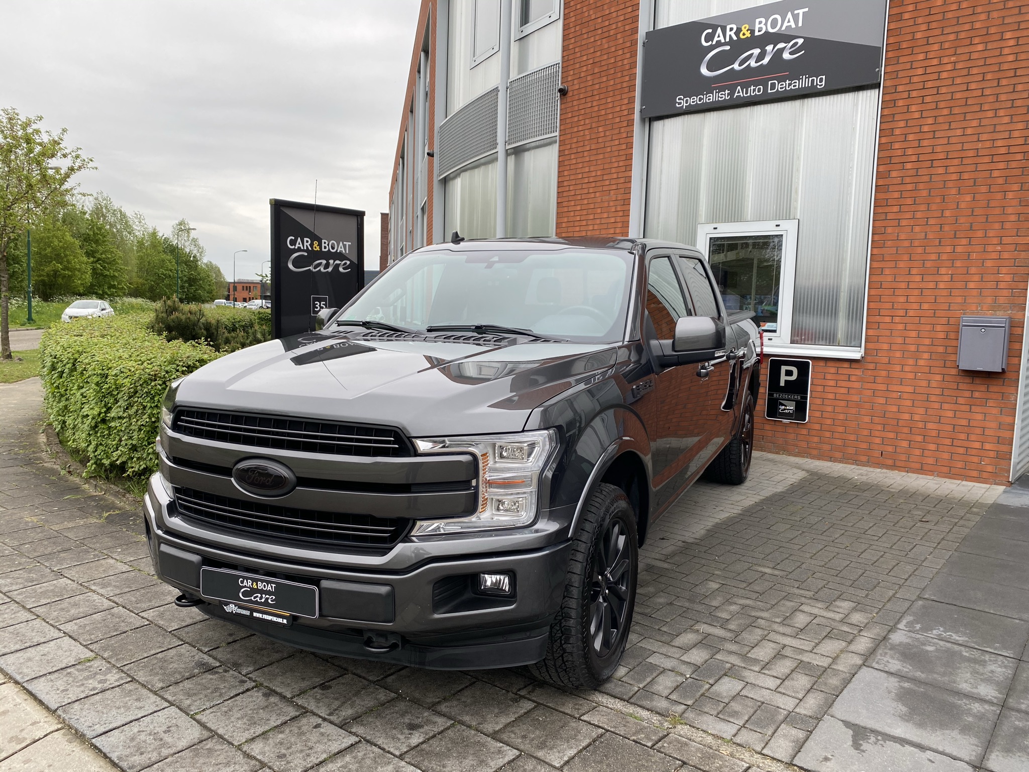 Ford F150 Glascoating Gold Car Detailing