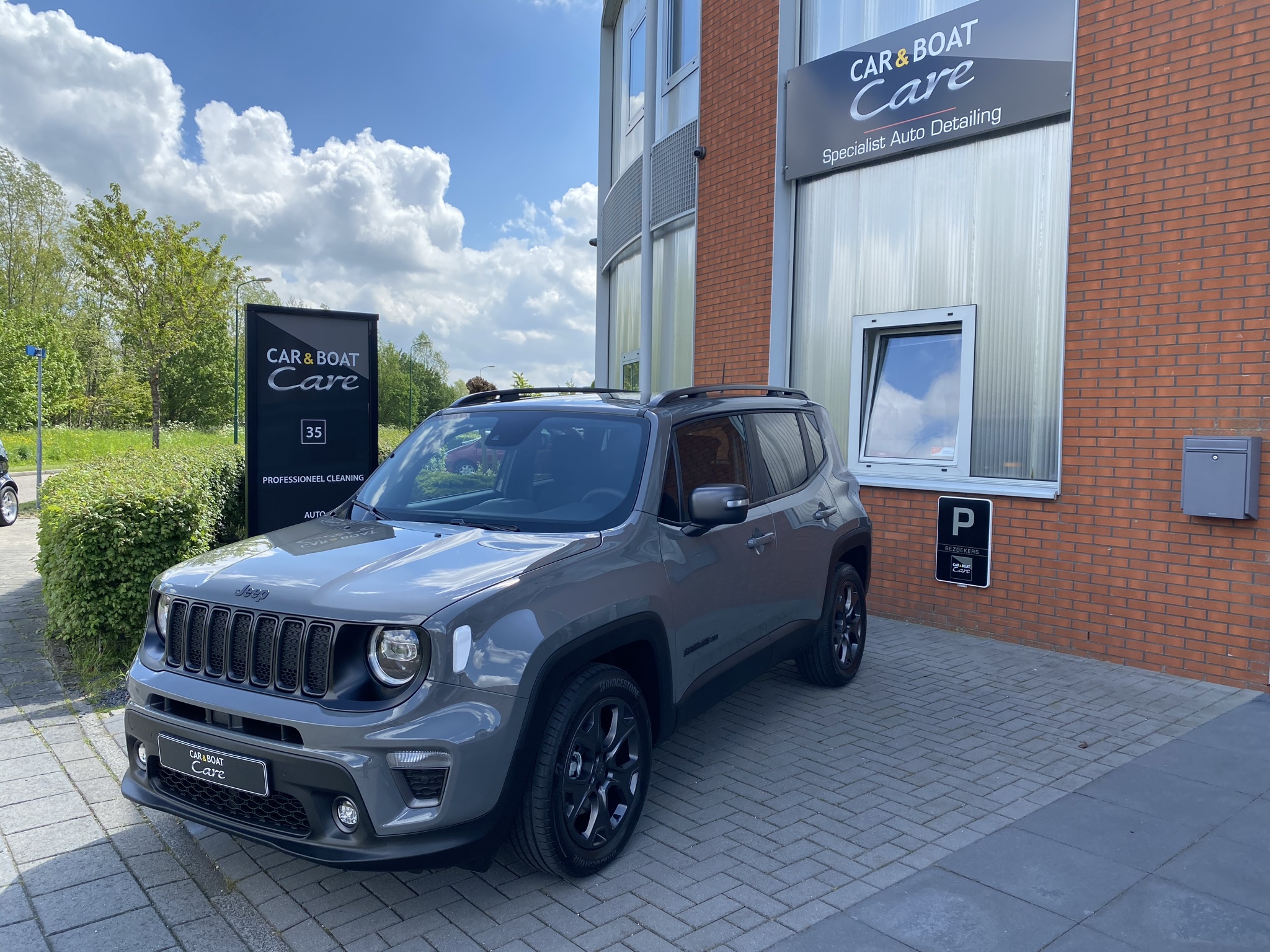 Jeep Renegade Glascoating Gold Car Detailing