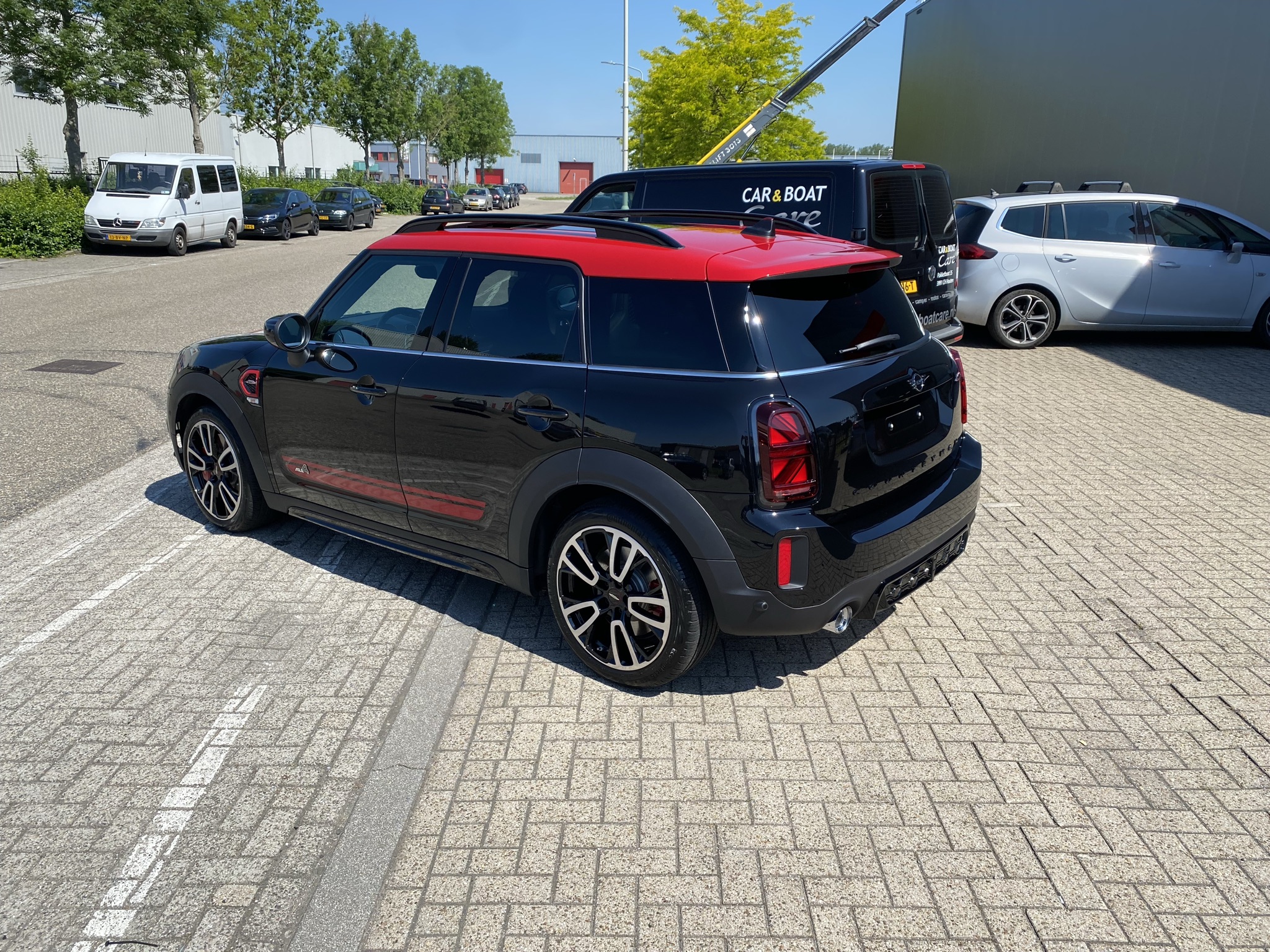 MINI Countryman Glascoating Swisstec Gold Car Detailing