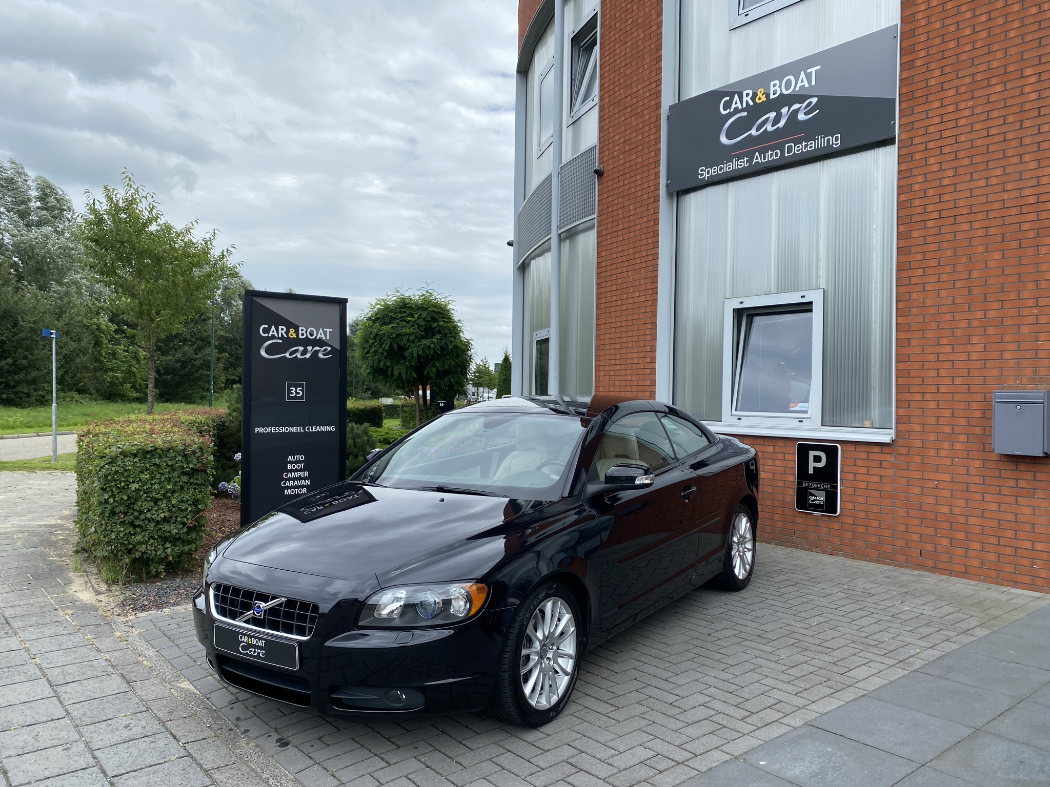 Volvo C70 Glascoating Gold Car Detailing 2009!