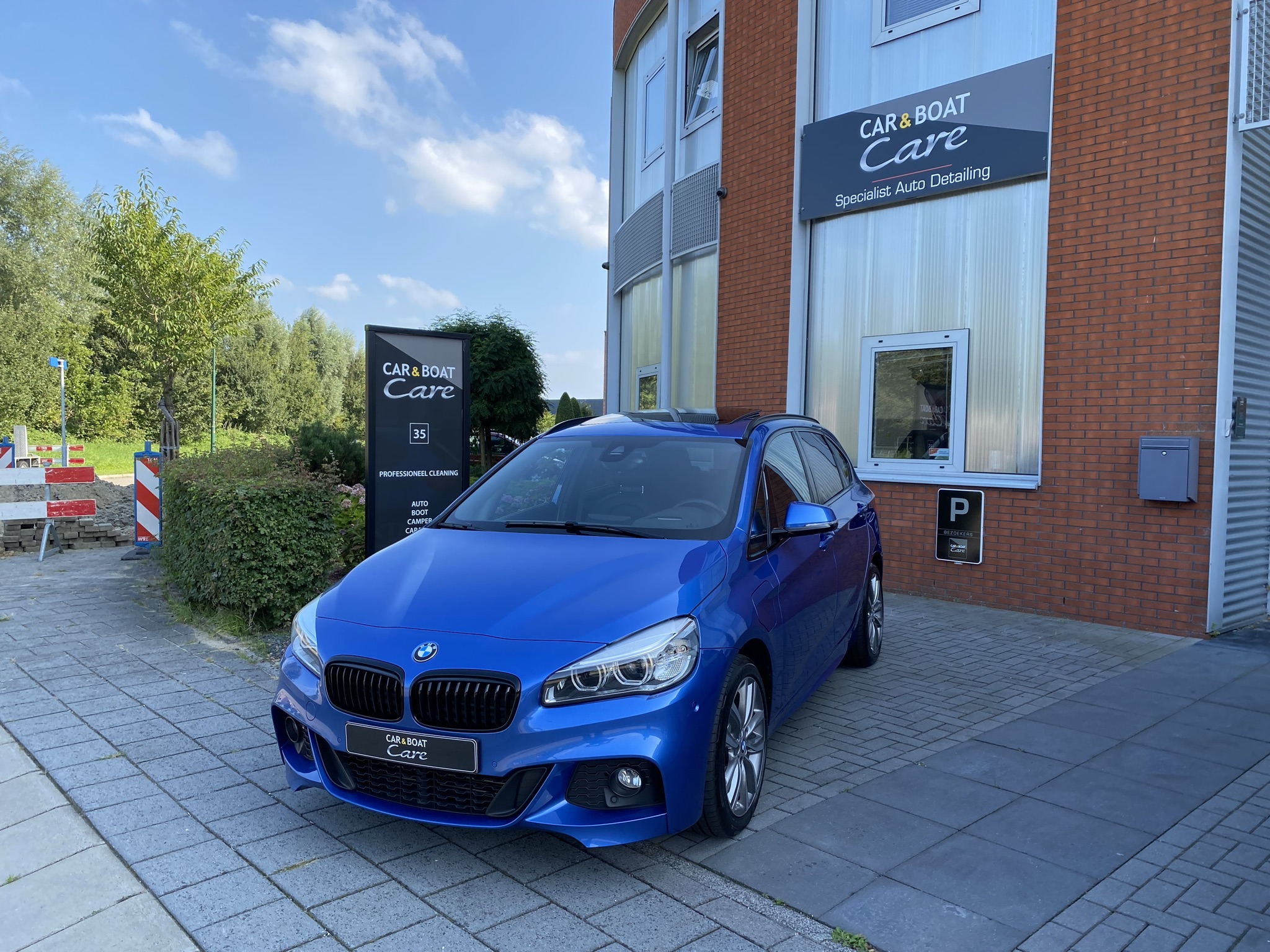 BMW 225xe Glascoating Gold Car Detailing